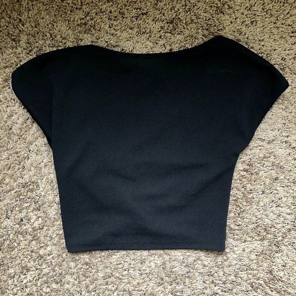 Black Crossover Crop Top - Picture 5 of 6